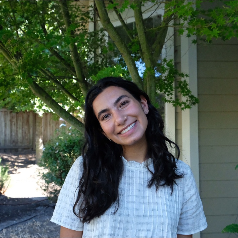 Meet your Posher, Nina